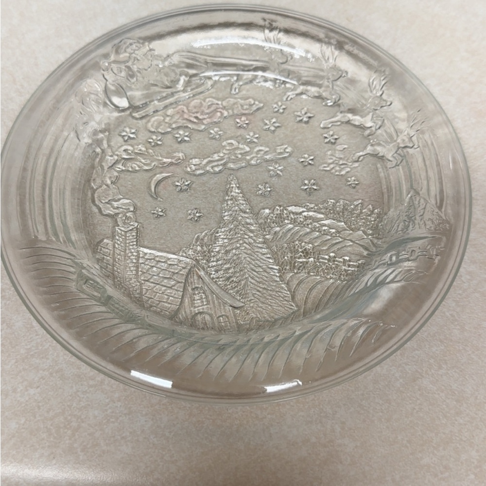 Vintage Elegant Clear Glass Decorative Plate